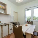 Jezevac Apartamento Krk Town
